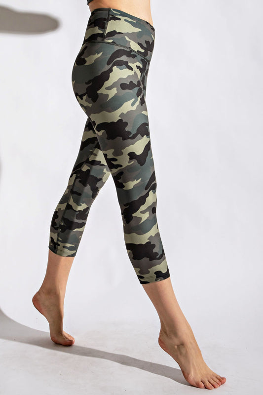 RAE MODE - Camo Print Capri Leggings